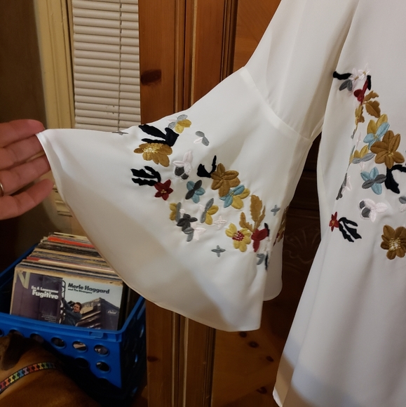 AZI Embroidered Blouse Size M Ladies - Picture 2 of 10